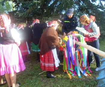 Fotogaléria podujatí / Stavanie mája