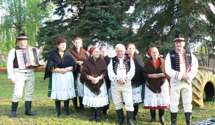 Fotogaléria podujatí / Stavanie mája