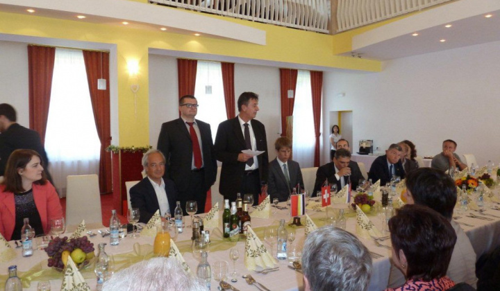 2. fotografia fotogalérie Švajčiarske projekty / Slávnostné zahájenie stavby - foto